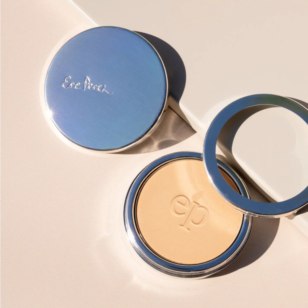 Ere Perez Corn Pressed Setting Powder | eco-refillable compact, clean beauty